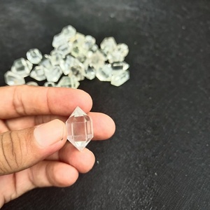 Cristal de Quartz Clair Naturel à Double Terminaison, Pointe de Diamant Polie, Thème Amour, Décoration d'Intérieur, Pierre de Guérison - Product Image 1