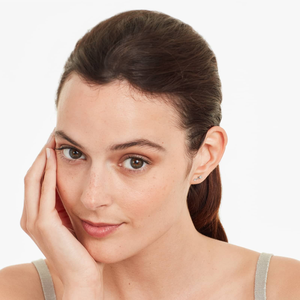 Boucles d'oreilles clous de luxe en argent 925 et moissanite, design géométrique élégant, sertissage pavé étincelant, bijoux fins minimalistes, cadeau - Product Image 5