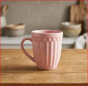 Mug en céramique rose côtelé, tasse à café mate, tasse à thé et caféine pour la maison, le café ou comme cadeau - Product Image 5