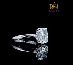 Anillo de compromiso de diamante cultivado en laboratorio de 3 CT con corte alargado tipo cojín, oro macizo, halo oculto tipo catedral, solitario, joyería fina de lujo - Product Image 4
