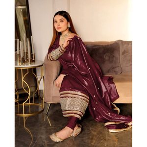 กางเกงเคอร์ติผ้าไหมปักลายพร้อมสีน้ำตาลแดง Dupatta - Product Image 1