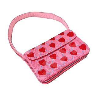 Bolso de Hombro con Cuentas de Cristal en Forma de Corazón, Bordado con Cuentas, Cierre de Gancho y Bucle, Estilo Moderno, Diseño Duradero, Ligero y Hecho a Mano - Product Image 1