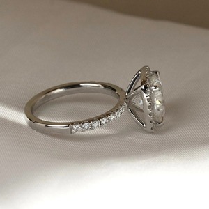 Anillo de Moissanita de Corte Cojín Cuadrado de 2.54 CT con Engaste de Garras en Oro Sólido de 14K, Certificado GRA, Anillo Minimalista para Boda o Compromiso, Regalo - Product Image 5