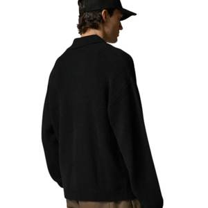 Camisa de punto de ganchillo para hombre con bolsillos, manga larga, abotonada, informal, tejido texturizado, suministro al por mayor OEM - Product Image 5