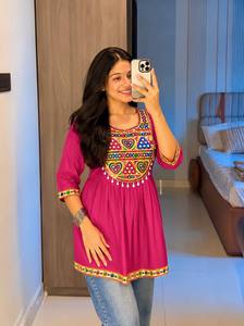 Haut ethnique pour femme en rayonne lourde brodé Gamthi, vert, coupe ample, longueur midi, style décontracté Inde Pakistan, séchage rapide, toutes saisons - Product Image 3