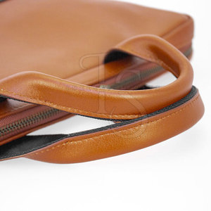 Sac pour ordinateur portable en cuir léger de haute qualité avec taille et couleur personnalisées, design décontracté et écologique - Product Image 5