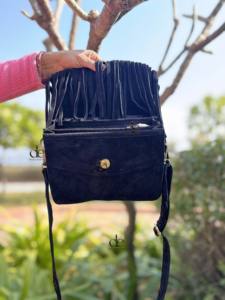 Sac à main en daim à franges de créateur, sac bandoulière en cuir de vachette à poils, sacs élégants et uniques de haute qualité pour femmes - Product Image 4