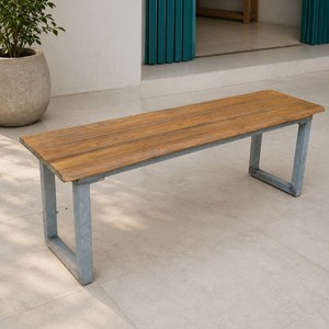 Banc de patio en teck massif à bords naturels, 2 places, avec pieds en métal, design traditionnel, durable, pour l'extérieur, hôtel, cour - Product Image 1