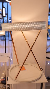 โคมไฟตั้งโต๊ะ LED ทรงกลมสีขาว ฐานโลหะ ควบคุมการหรี่แสงได้ แสงวอร์มไวท์ เหมาะสำหรับตกแต่งห้องนั่งเล่น - Product Image 2