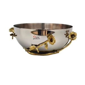 Bol de service en acier inoxydable en métal fini argent de haute qualité avec motif de fleurs dorées pour restaurant et bar d'hôtel - Product Image 1