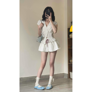 Falda acampanada caqui transpirable de cintura alta para mujer con pantalones cortos de seguridad - Ajuste regular, cintura elástica, muestra gratuita disponible - Product Image 4