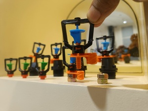 Arroseurs de jardin en plastique économiseurs d'eau pour serres, vergers et refroidissement des légumes, et arroseur à engrenage 360° pour fermes et terres agricoles - Product Image 2