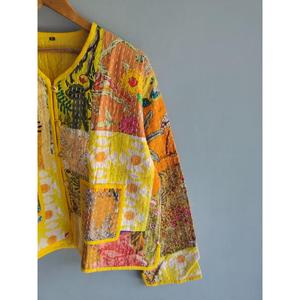 Chaleco acolchado amarillo con estampado indio para mujer, sin mangas, con botones al frente, informal, para invierno, regalo para ella. - Product Image 5