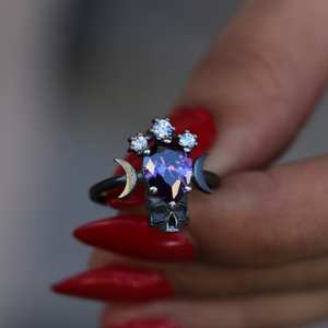 Anillo de Calavera Hecho a Mano en Plata de Ley con Amatista, Joyería Gótica Art Deco, Certificado IGI, Anillo de Compromiso para Mujer - Product Image 3
