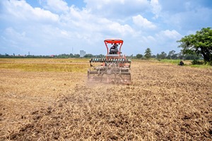 Tracteur chenillé HOGICO 80HP Turbo 2 roues motrices à chenilles en caoutchouc, machine agricole multifonction robuste, boîte de vitesses à engrenages - Product Image 4