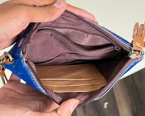 Pochette en cuir de vachette métallisé pour femmes, enveloppes décontractées, bracelets et pompons, vente en gros de sacs à main pour femmes - Product Image 6