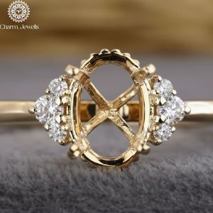 Anillo de Compromiso Charm_Jewells de Plata 18K con Moissanita, Corte Cojín, Engaste de Garras, Diseño Floral Clásico para Mujer, Certificado IGI, 3 GM - Product Image 5