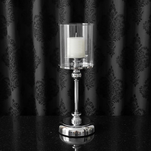 Élégant porte-bougie en métal doré avec un abat-jour en verre transparent, parfait pour une décoration de table et une ambiance élégantes - Product Image 2