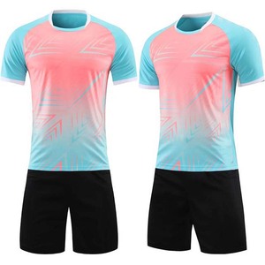 Ensemble maillot et short de football bleu à imprimé géométrique 100 % polyester, anti-humidité, col rond, manches courtes, coupe athlétique - Product Image 6