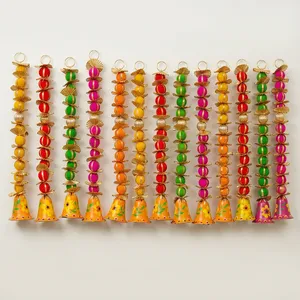 Carillons à vent en métal multicolores faits à la main, guirlande suspendue en forme de fleurs pour la décoration d'entrée pour Diwali - Product Image 3