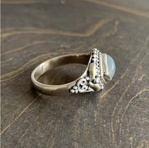 Vintage Handmade Textured Moonstone Sterling Silver Ring <b>Oxidized</b> Band - Cabochon Wholesale Jewelry - Product Image 2