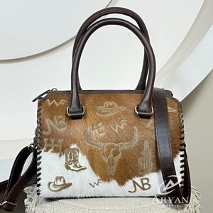 Nuevas Bolsas de Viaje Personalizadas de Cuero Vacuno con Pelo Real, Estilo Vaquero Occidental, Bolsos Cruzados de Tamaño Mediano - Product Image 1