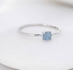 แหวนพลอยอะความารีนแท้ในตัวเรือนเงินแท้ แหวนพลอยอะความารีนธรรมชาติ แหวนประจำเดือนมีนาคม - Product Image 2