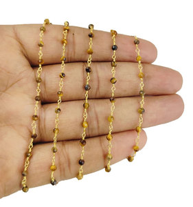 Ensemble de colliers délicats multicolores perlés, pierres facettées, fil doré, superposés, style bohème - Product Image 3