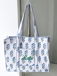 Bolsa de Mano Utilitaria para Uso Diario Hecha de Algodón Acolchado con Estampado Floral Hecho a Mano para Compras, Viajes y Trabajo - Product Image 3