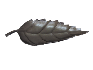 Tazón de Metal Hecho a Mano con Forma de Hoja, Plato Decorativo Inspirado en la Naturaleza con Diseño Tallado - Product Image 1