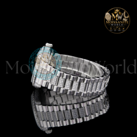 Montre élégante personnalisée avec diamants Moissanite et détails en pierres étincelantes pour un usage quotidien, disponible au meilleur prix