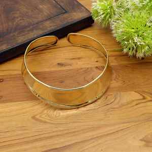 Collar de latón con diseño martillado y acabado dorado, con patrón único, elegante para fiestas, bodas, estilo vintage, moderno, tipo gargantilla. - Product Image 5