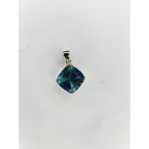 RAMAVATI GEMS - Exquisito Colgante de Plata de Ley 925 con Topacio Azul, Elegantes Dijes y Colgantes de la India - Product Image 1