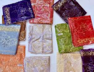 Châles en mousseline de polyester longs de qualité supérieure pour femmes, à motifs floraux, pour l'été, vêtements d'extérieur, tissu respirant, ornés de strass - Product Image 5