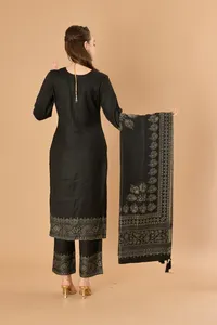 Tela Viscosa Premium Sin Coser Safaa Zardozi para Vestidos de Invierno para Mujer - Traje Salwar Kameez Jacquard de 3 Piezas - Product Image 5