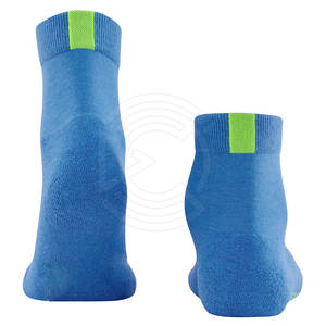 Chaussettes en tissu extensible au design classique, conçues pour un ajustement facile, respirantes et offrant un confort de port durable. - Product Image 2