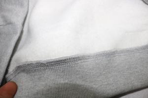 Sudadera con Capucha Bordada con Libros, 100% Algodón, Color Gris Jaspeado, Hilos Finos, Hecha a Medida - Product Image 5