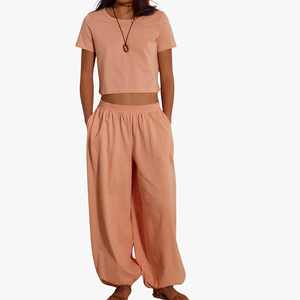 Ensemble deux pièces décontracté pour femme : T-shirt court et pantalon large ample – Tenue de sport et de yoga pour femme - Product Image 1