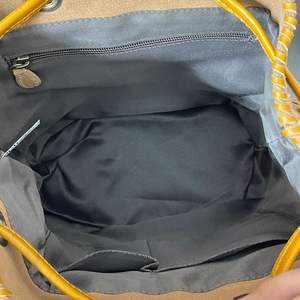 Sacs à main seau en cuir suédé à couture populaire en gros pour femmes, sac à main de créateur en cuir véritable occidental avec cordon de serrage - Product Image 6