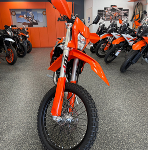 Super Ofertas: Motocicletas Nuevas KTM 500 EXC-F, 250SX-F, 450 Factory Edition, Listas para Enviar - Product Image 2