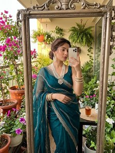 Sari en mousseline de soie classique brodé, sari fantaisie doux, sari Leheriya haut de gamme, sari élégant pour les occasions spéciales - Product Image 1