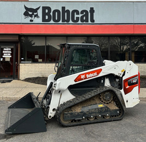 รถตักล้อยาง Bobcat T62 รุ่นขายดี รถตักขนาดเล็ก 66 แรงม้า เครื่องยนต์ดีเซล ระบบไฮดรอลิก ติดตั้งอุปกรณ์เสริมได้อย่างรวดเร็ว เหมาะสำหรับงานก่อสร้าง - Product Image 6