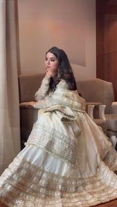 Magnifique robe Anarkali indienne pakistanaise en tissu Chinon, avec un imprimé numérique élégant, pour mariage, occasions décontractées, vêtements traditionnels pour femmes - Product Image 5