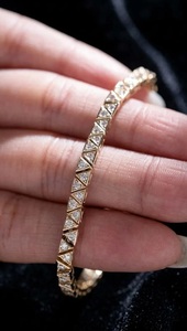 Bracelet de luxe en moissanite à maillons triangulaires, style hip-hop glacé, aspect diamant doré, bracelet géométrique pour poignet - Product Image 4