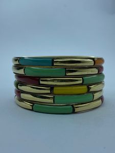 Bracelet tendance multicolore en bois, résine et laiton pour femmes et jeunes filles – Bijoux en résine et laiton - Product Image 2