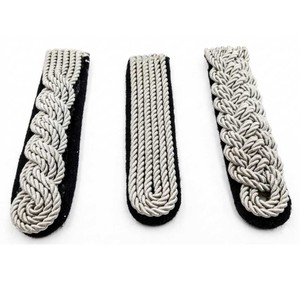 Hombreras Tejidas de Alta Calidad para Hombre, Estilo Uniforme, con Diseño de Cordón Plateado sobre Base Negra - Product Image 1