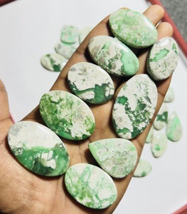 Trimurti Gems - Cabujón de Variscita Verde - Gema Natural con Matriz de Telaraña, Aspecto Turquesa, Piedra Suelta, Origen Rajasthan, Color - Product Image 1