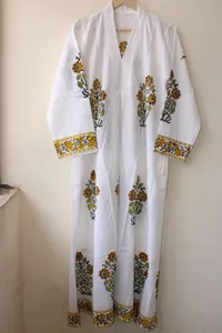Elegante Vestido Largo Maxi Boho Blanco con Estampado Floral, Hecho a Mano en Algodón, con Cuello en V y Estampado Étnico - Product Image 4