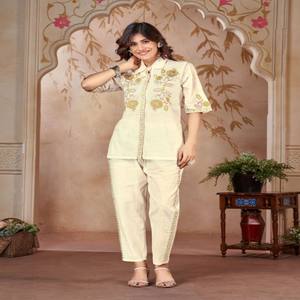 Conjunto Kurti VASTRA COTTAGE de Algodón Khadi Pesado Tejido a Mano con Bordado en la Parte Superior y Parte Inferior Bordada, Ropa Étnica para Mujer - Product Image 2