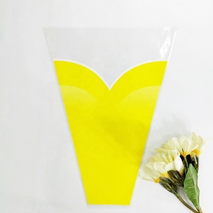 Manchon pour fleurs en BOPP rose avec dessus transparent pour emballage cadeau de bouquets frais - Product Image 2